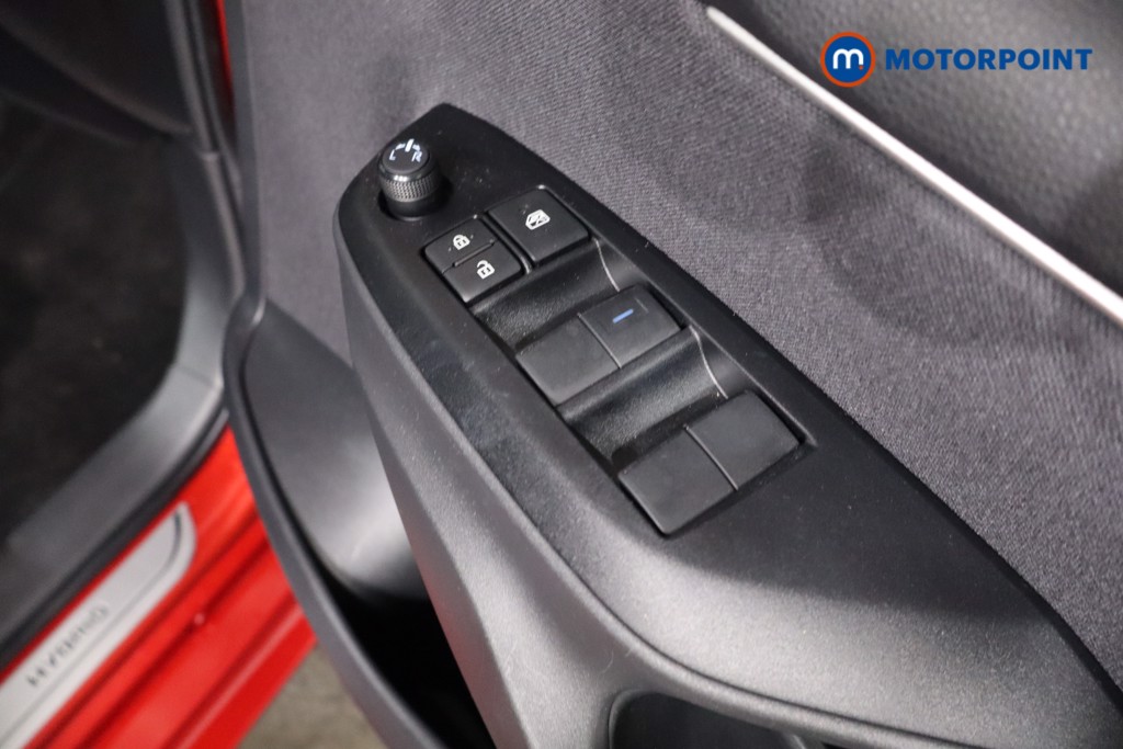Toyota Yaris Design Automatic Petrol-Electric Hybrid Hatchback - Stock Number (1563638) - 22nd supplementary image