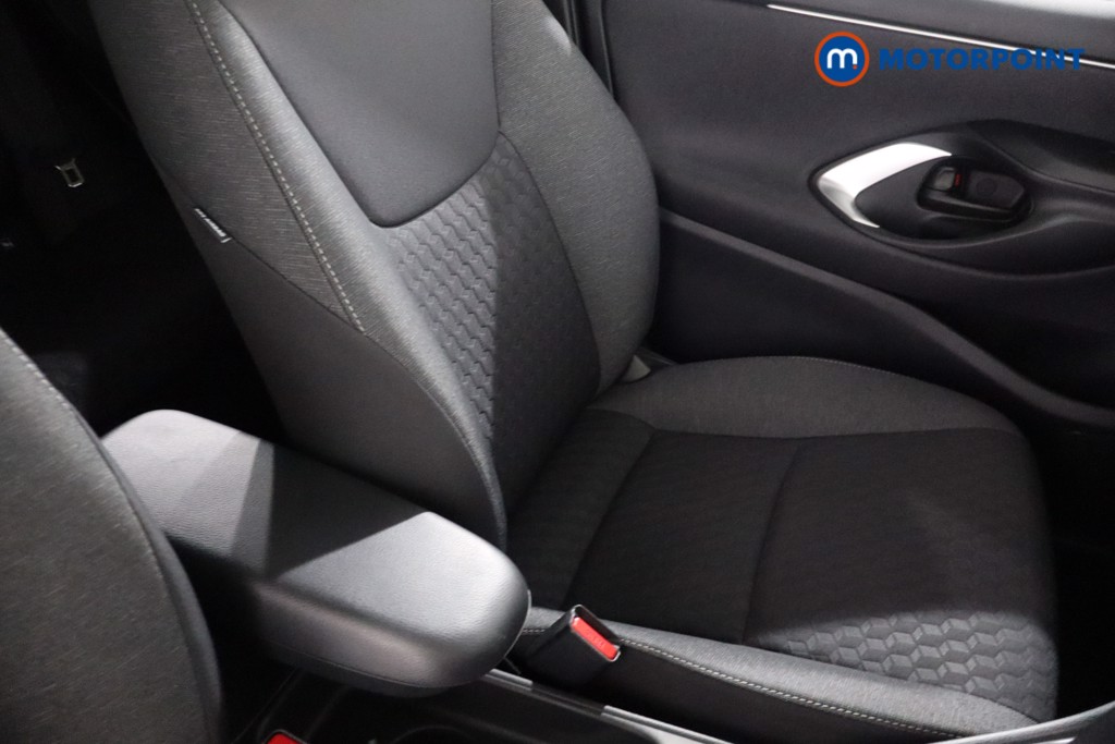 Toyota Yaris Design Automatic Petrol-Electric Hybrid Hatchback - Stock Number (1563638) - 23rd supplementary image