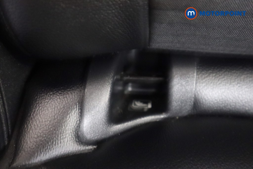 Ford Kuga Titanium First Edition Manual Petrol SUV - Stock Number (1564051) - 27th supplementary image
