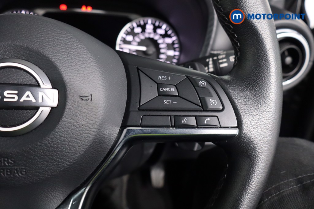 Nissan Juke N-Connecta Automatic Petrol SUV - Stock Number (1564108) - 8th supplementary image