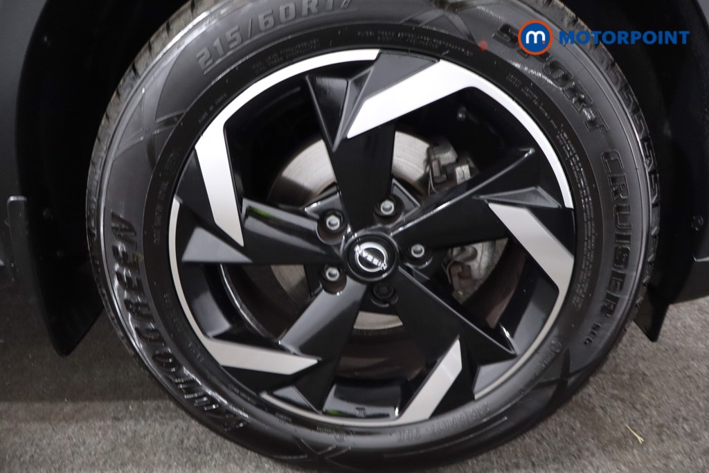 Nissan Juke N-Connecta Automatic Petrol SUV - Stock Number (1564108) - 9th supplementary image