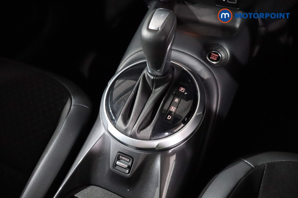Nissan Juke N-Connecta Automatic Petrol SUV - Stock Number (1564108) - 19th supplementary image