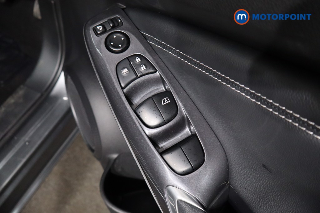 Nissan Juke N-Connecta Automatic Petrol SUV - Stock Number (1564108) - 24th supplementary image