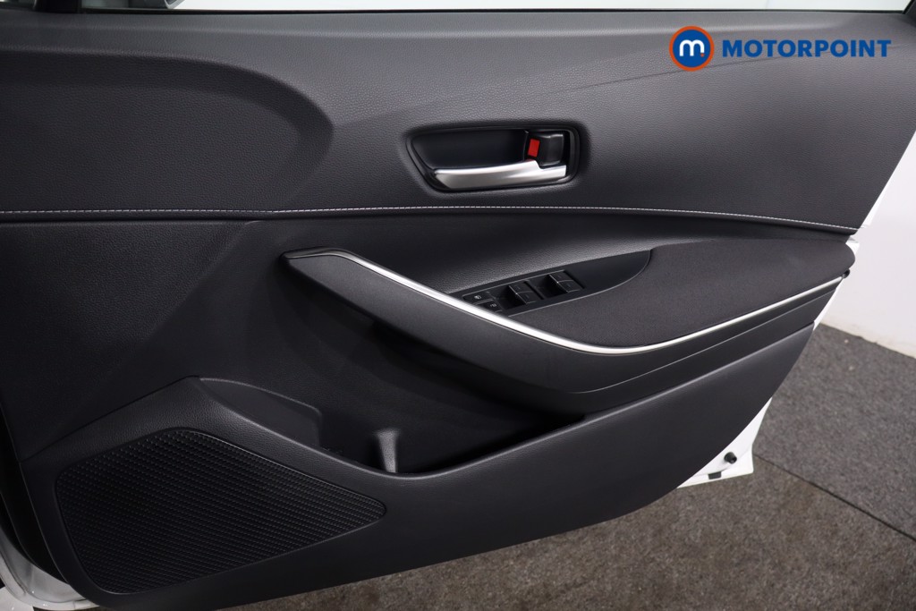 Toyota Corolla Design Automatic Petrol-Electric Hybrid Hatchback - Stock Number (1564326) - 23rd supplementary image
