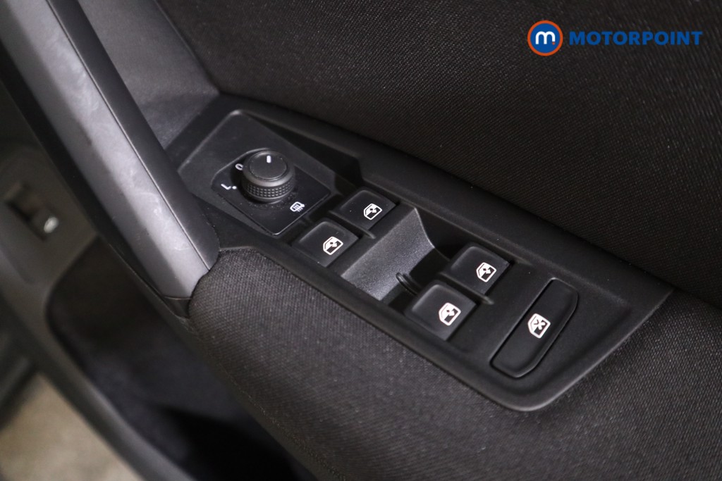 Volkswagen Tiguan Life Automatic Petrol SUV - Stock Number (1564769) - 11th supplementary image
