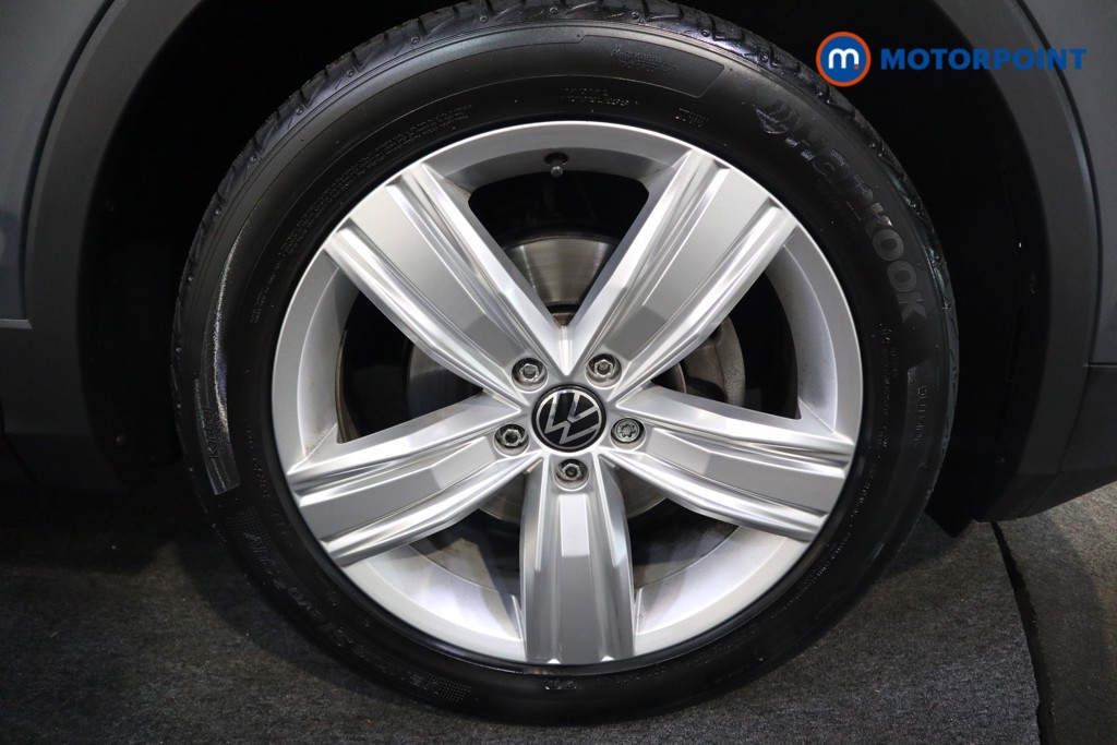 Volkswagen Tiguan Life Automatic Petrol SUV - Stock Number (1564769) - 17th supplementary image