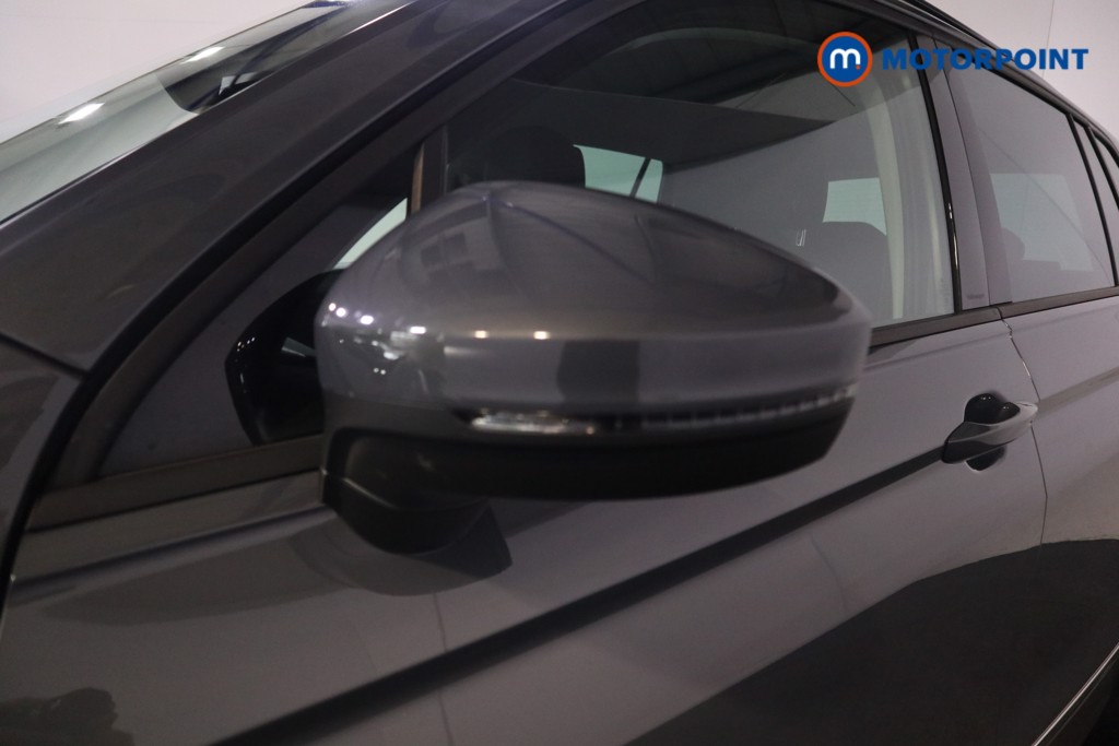 Volkswagen Tiguan Life Automatic Petrol SUV - Stock Number (1564769) - 25th supplementary image