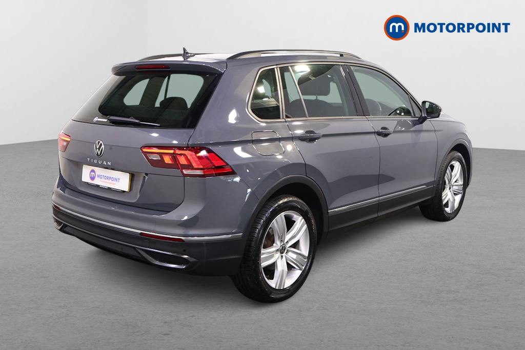 Volkswagen Tiguan Life Automatic Petrol SUV - Stock Number (1564769) - Drivers side rear corner