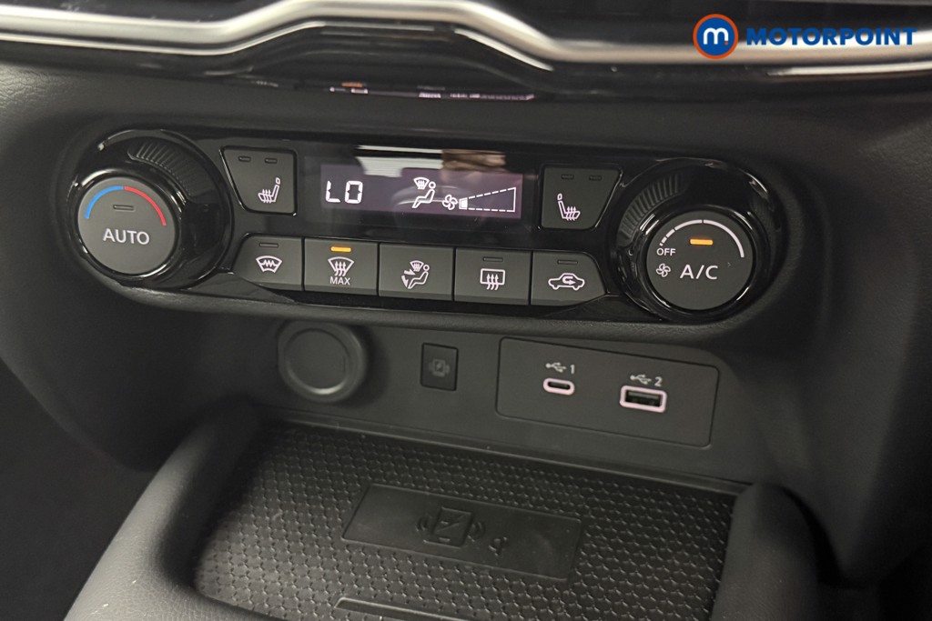 Nissan Juke Tekna Manual Petrol SUV - Stock Number (1565098) - 4th supplementary image