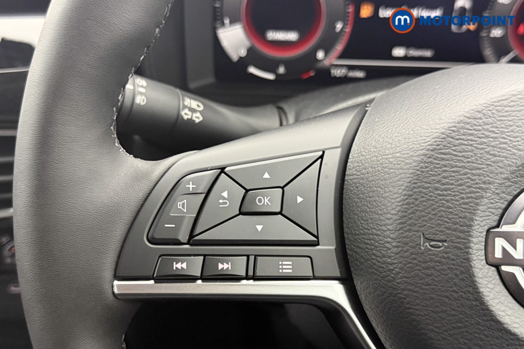 Nissan Juke Tekna Manual Petrol SUV - Stock Number (1565098) - 8th supplementary image