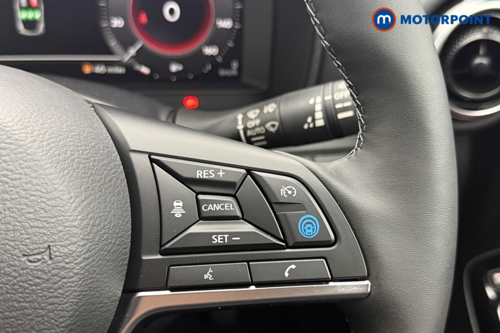 Nissan Juke Tekna Manual Petrol SUV - Stock Number (1565098) - 9th supplementary image