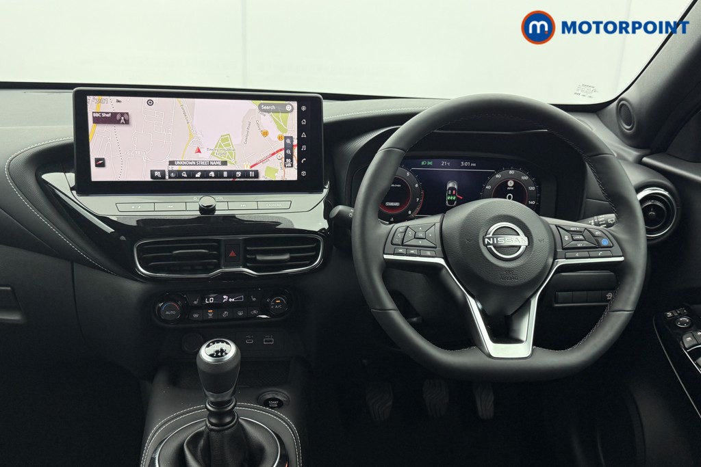 Nissan Juke Tekna Manual Petrol SUV - Stock Number (1565098) - 1st supplementary image