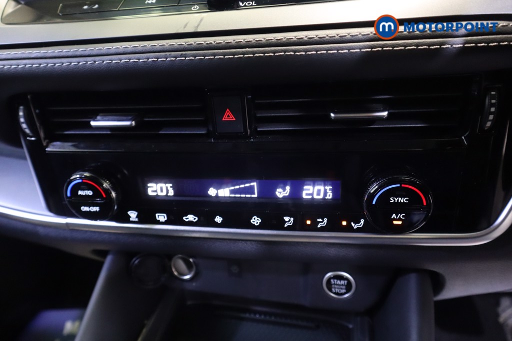 Nissan Qashqai N-Connecta Automatic Petrol SUV - Stock Number (1552319) - 5th supplementary image