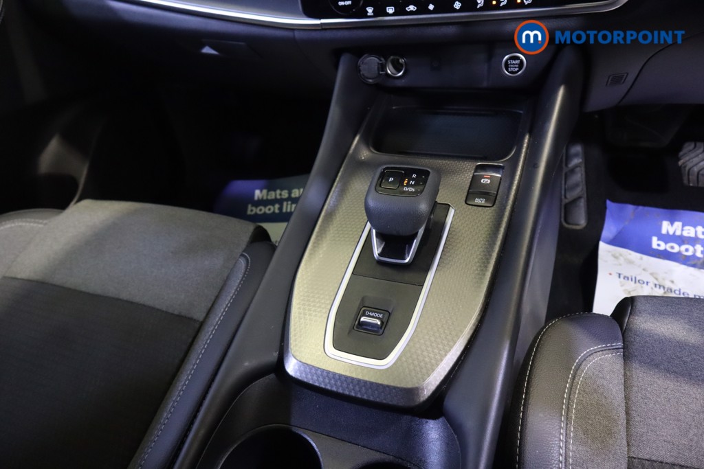 Nissan Qashqai N-Connecta Automatic Petrol SUV - Stock Number (1552319) - 6th supplementary image