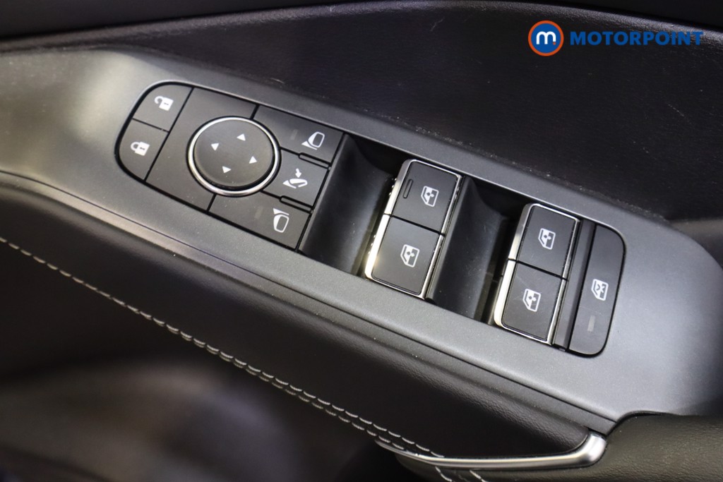 Nissan Qashqai N-Connecta Automatic Petrol SUV - Stock Number (1552319) - 9th supplementary image