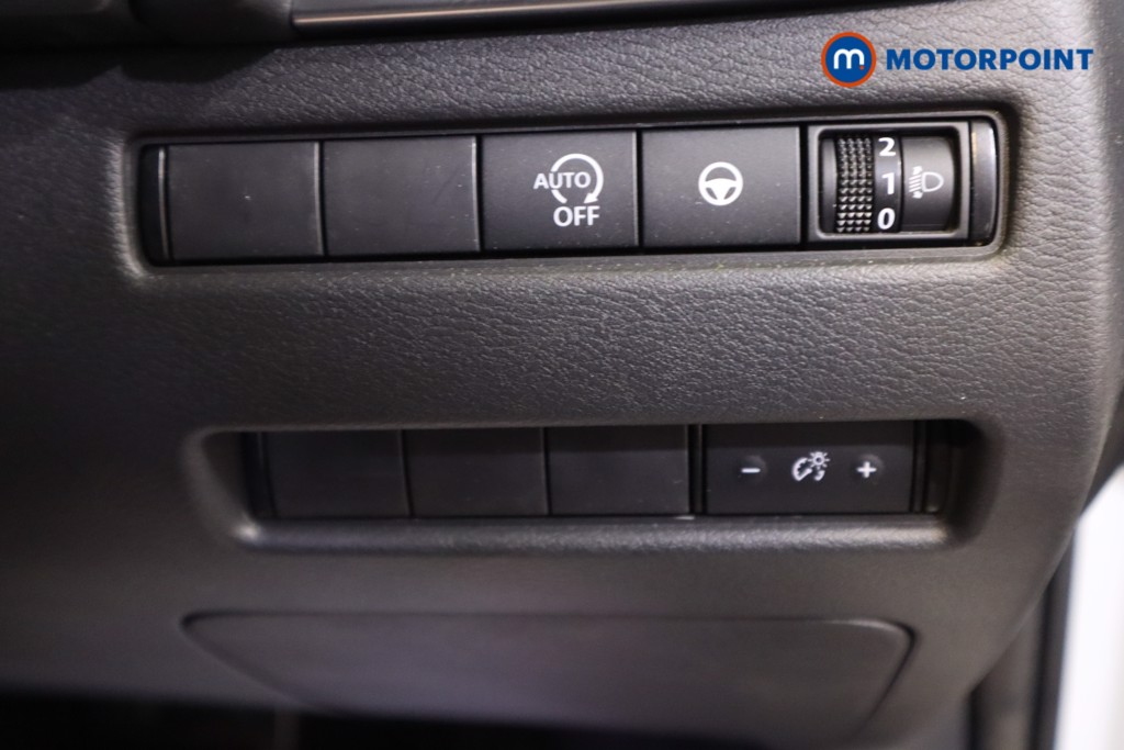 Nissan Qashqai N-Connecta Automatic Petrol SUV - Stock Number (1552319) - 10th supplementary image