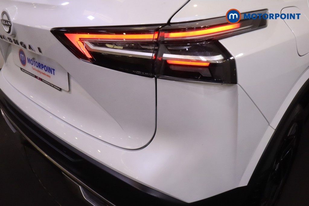 Nissan Qashqai N-Connecta Automatic Petrol SUV - Stock Number (1552319) - 23rd supplementary image
