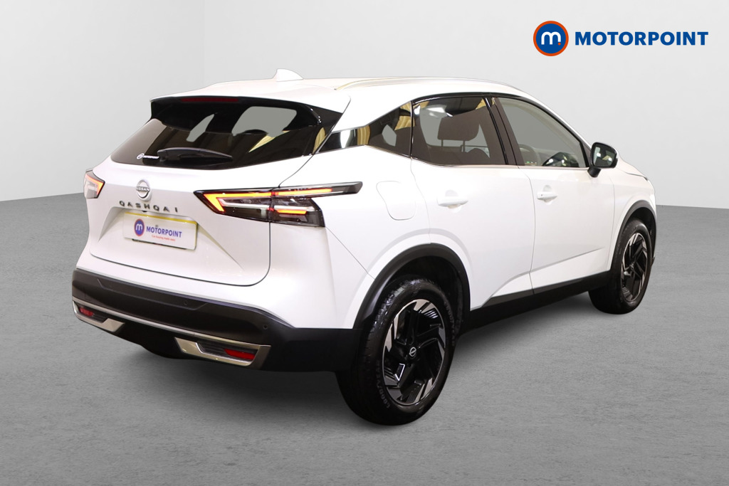 Nissan Qashqai N-Connecta Automatic Petrol SUV - Stock Number (1552319) - Drivers side rear corner