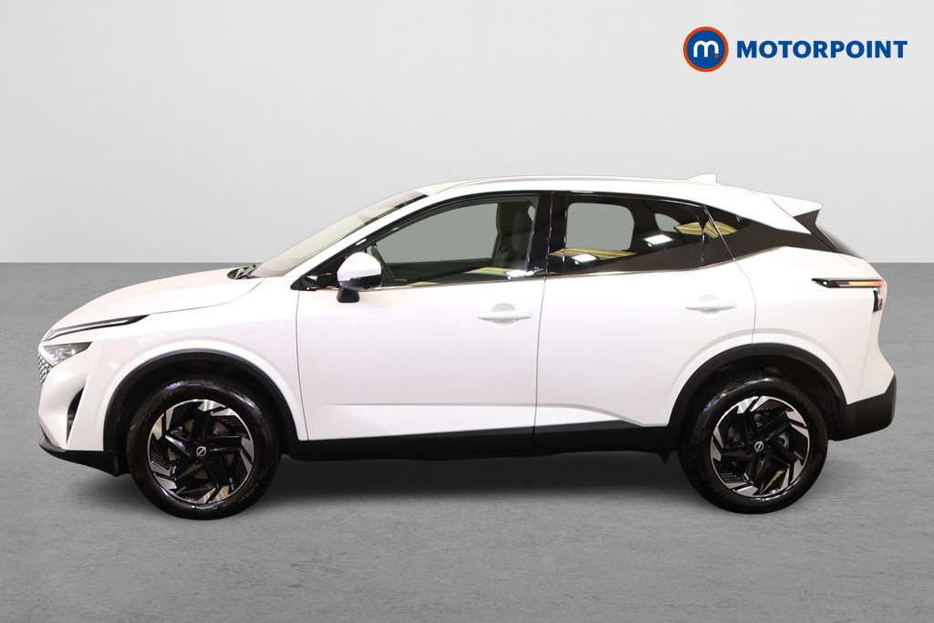 Nissan Qashqai N-Connecta Automatic Petrol SUV - Stock Number (1552319) - Passenger side