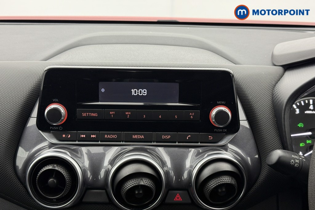 Nissan Juke Visia Manual Petrol SUV - Stock Number (1555649) - 2nd supplementary image