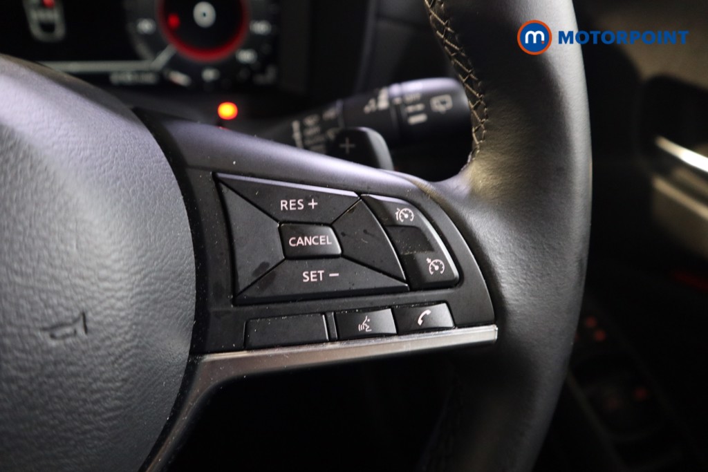 Nissan Juke N-Connecta Automatic Petrol SUV - Stock Number (1558250) - 4th supplementary image