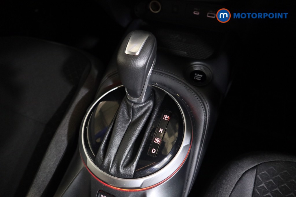 Nissan Juke N-Connecta Automatic Petrol SUV - Stock Number (1558250) - 8th supplementary image