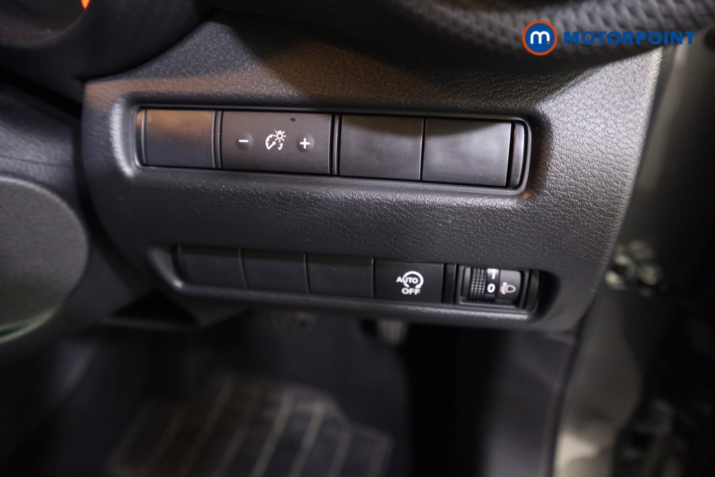 Nissan Juke N-Connecta Automatic Petrol SUV - Stock Number (1558250) - 9th supplementary image
