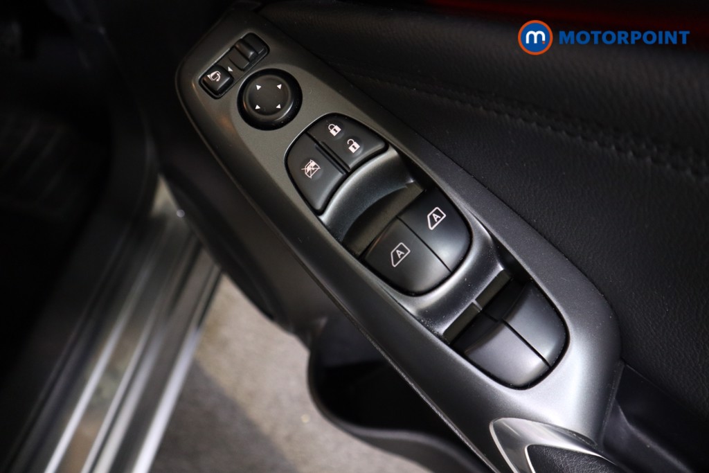 Nissan Juke N-Connecta Automatic Petrol SUV - Stock Number (1558250) - 10th supplementary image