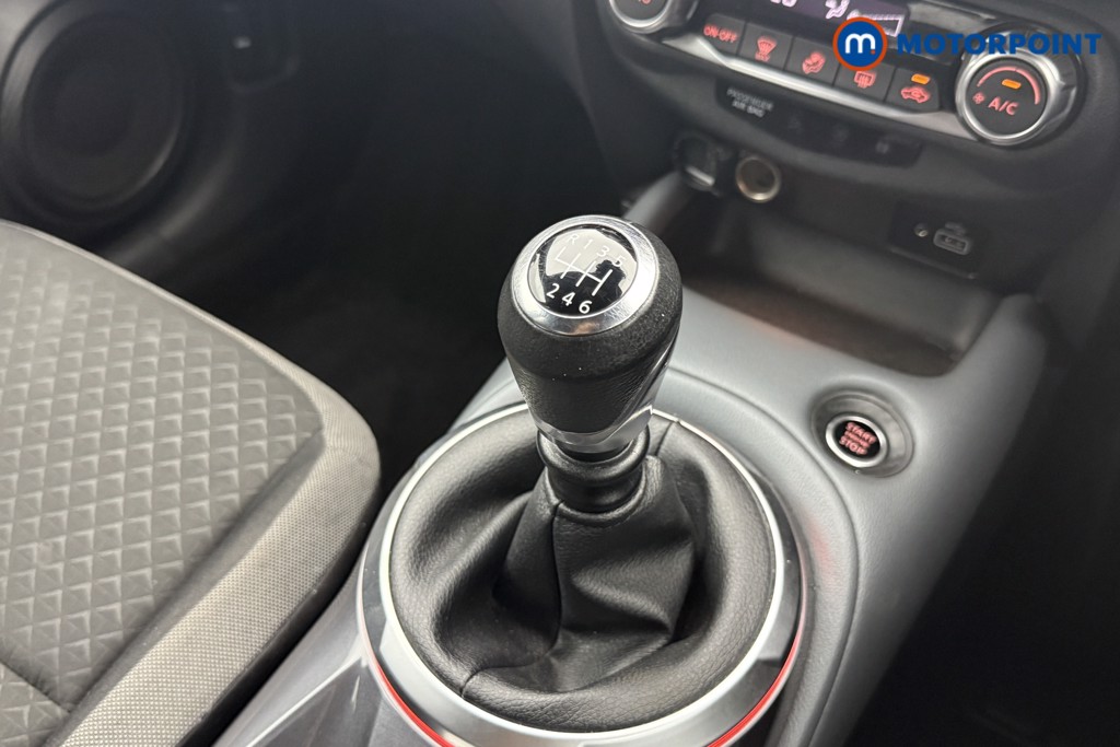 Nissan Juke N-Connecta Manual Petrol SUV - Stock Number (1558732) - 5th supplementary image