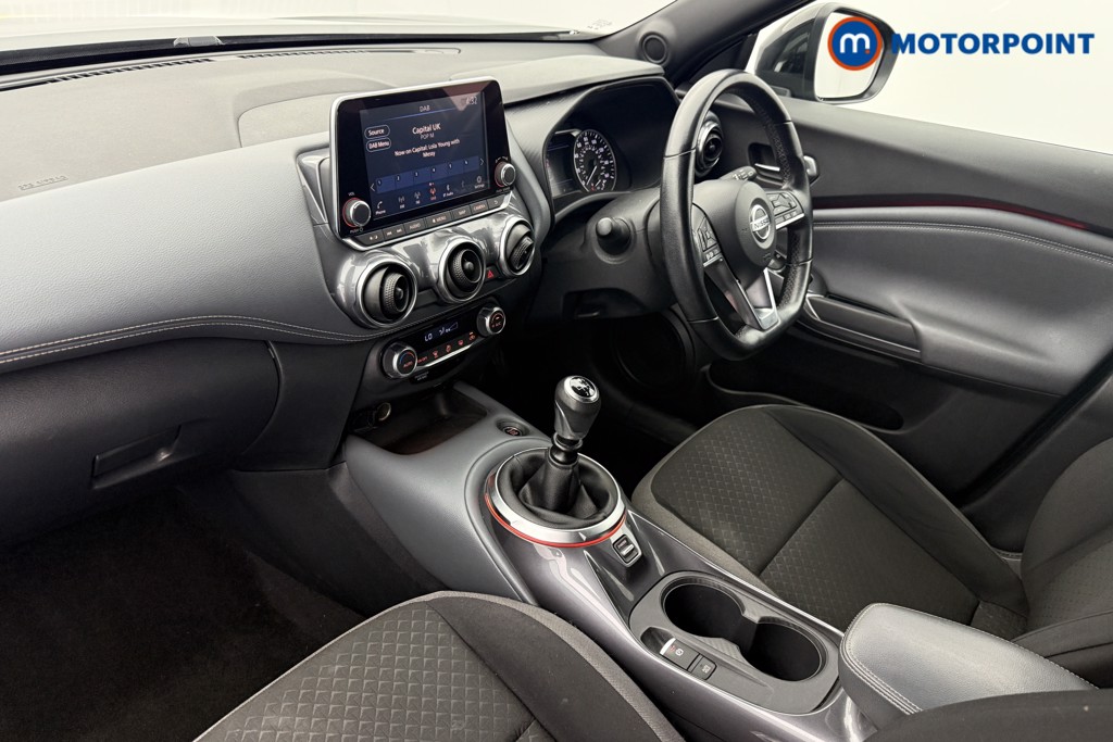 Nissan Juke N-Connecta Manual Petrol SUV - Stock Number (1558732) - 20th supplementary image