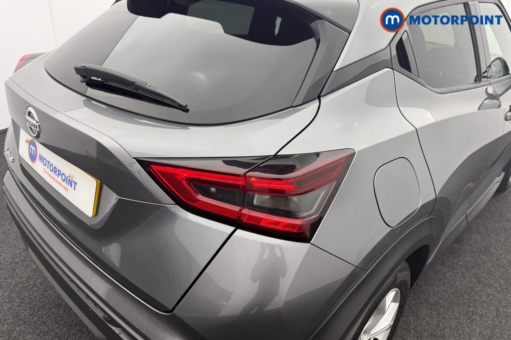 Nissan Juke N-Connecta Manual Petrol SUV - Stock Number (1558732) - 24th supplementary image