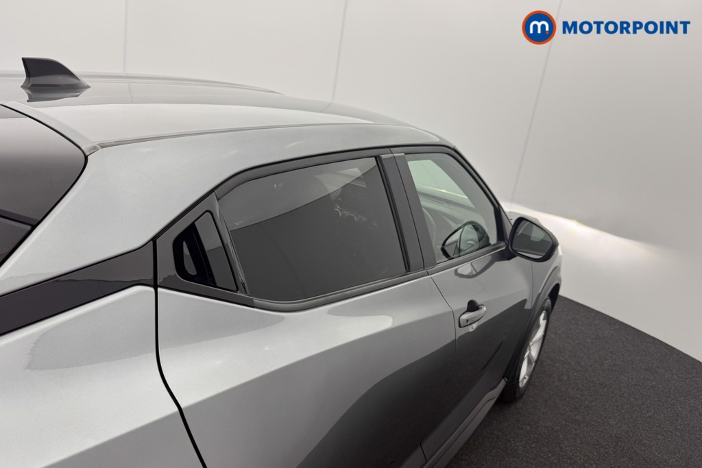 Nissan Juke N-Connecta Manual Petrol SUV - Stock Number (1558732) - 27th supplementary image