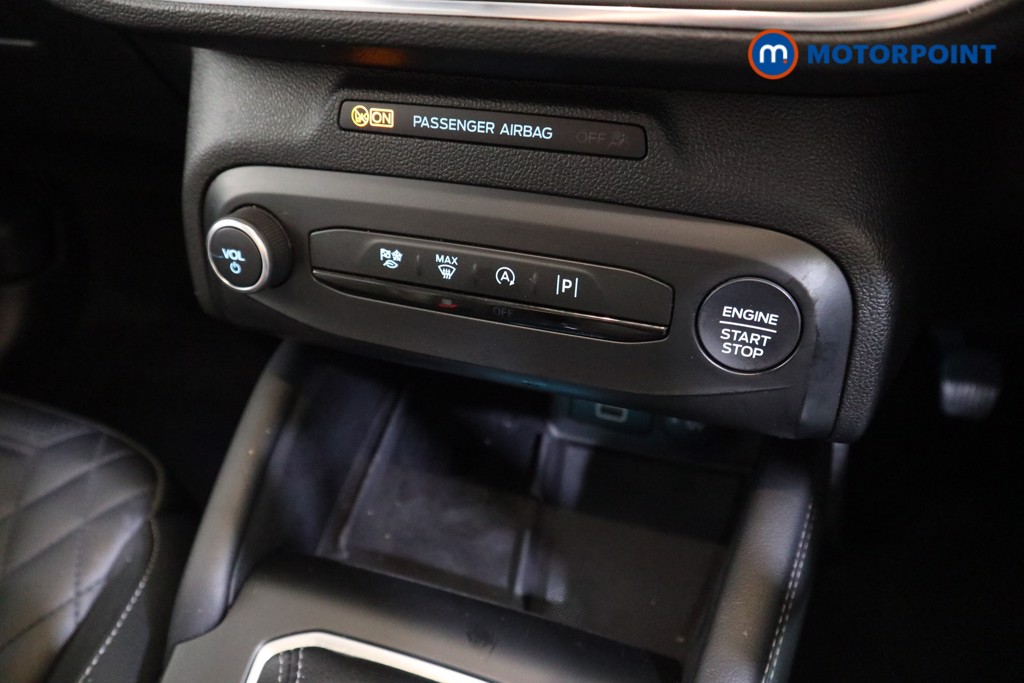 Ford Focus Titanium X Manual Petrol Hatchback - Stock Number (1559986) - 7th supplementary image