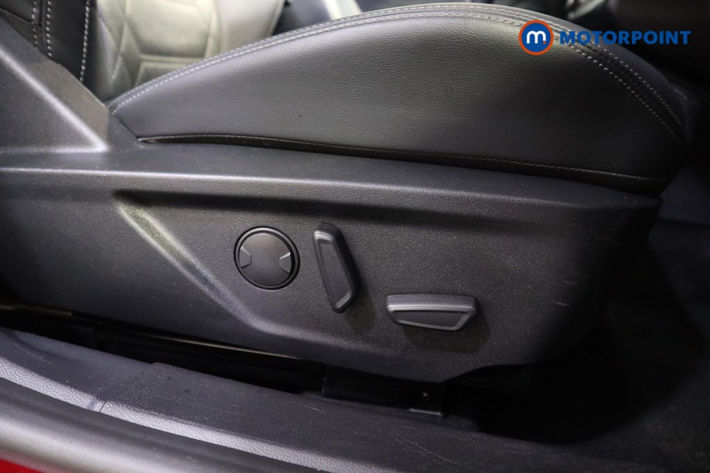 Ford Focus Titanium X Manual Petrol Hatchback - Stock Number (1559986) - 11th supplementary image