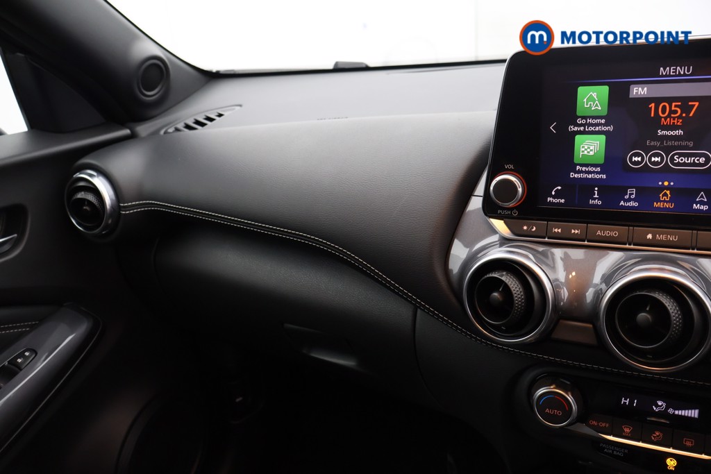 Nissan Juke N-Connecta Automatic Petrol SUV - Stock Number (1560423) - 7th supplementary image