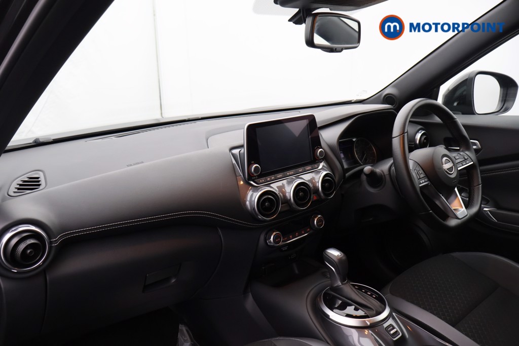 Nissan Juke N-Connecta Automatic Petrol SUV - Stock Number (1560423) - 13th supplementary image
