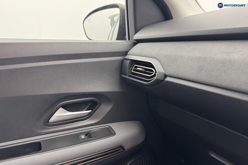 Dacia Sandero Stepway Extreme Manual Petrol Hatchback - Stock Number (1560459) - 15th supplementary image