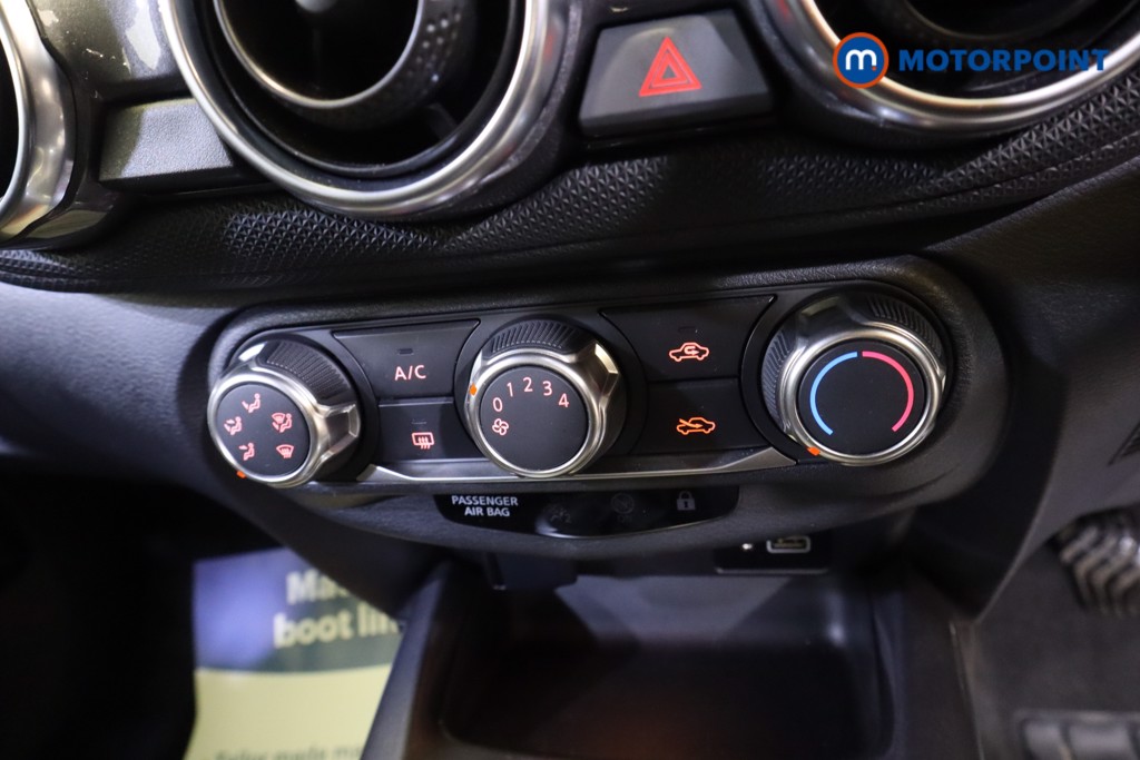 Nissan Juke Acenta Manual Petrol SUV - Stock Number (1560960) - 5th supplementary image