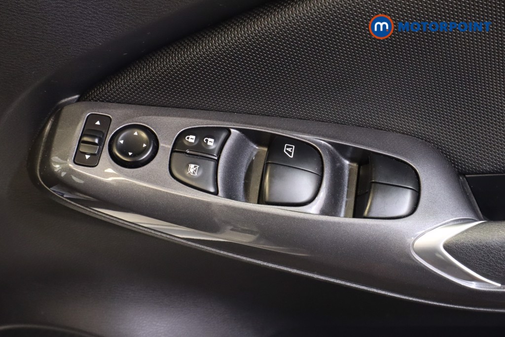 Nissan Juke Acenta Manual Petrol SUV - Stock Number (1560960) - 9th supplementary image