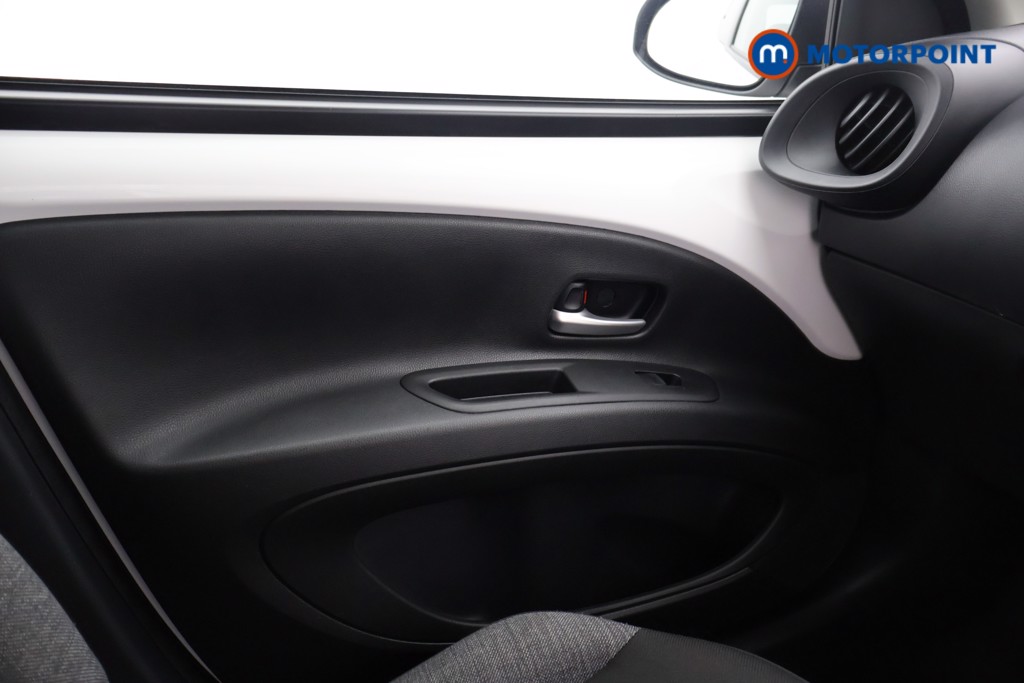 Toyota Aygo X Pure Manual Petrol Hatchback - Stock Number (1561001) - 8th supplementary image