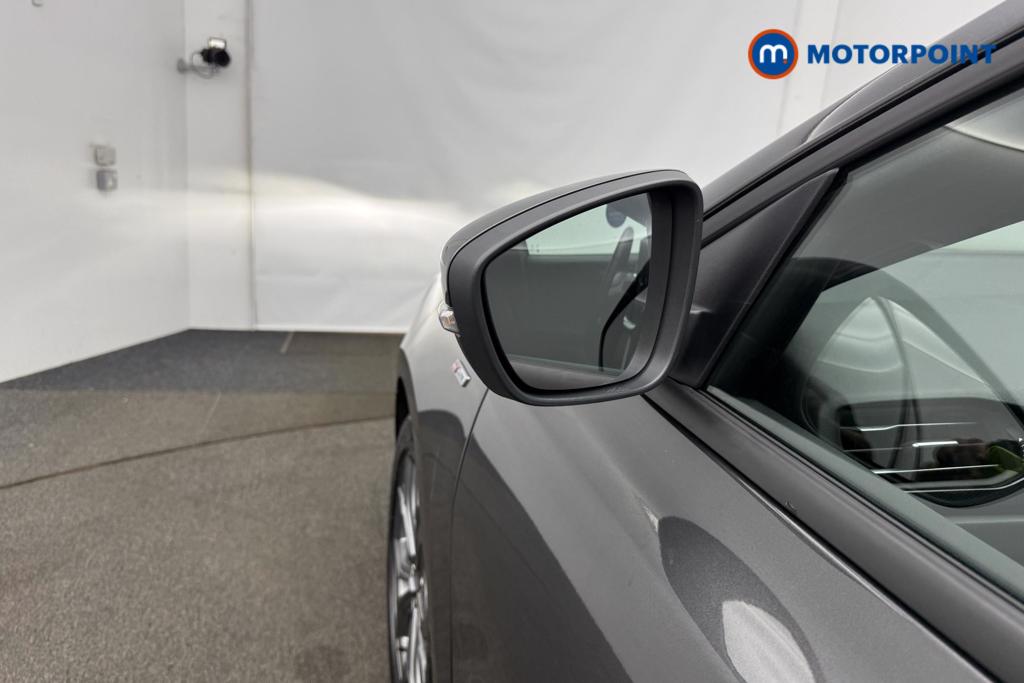 Ford Focus St-Line Edition Manual Petrol-Electric Hybrid Hatchback - Stock Number (1561300) - 28th supplementary image