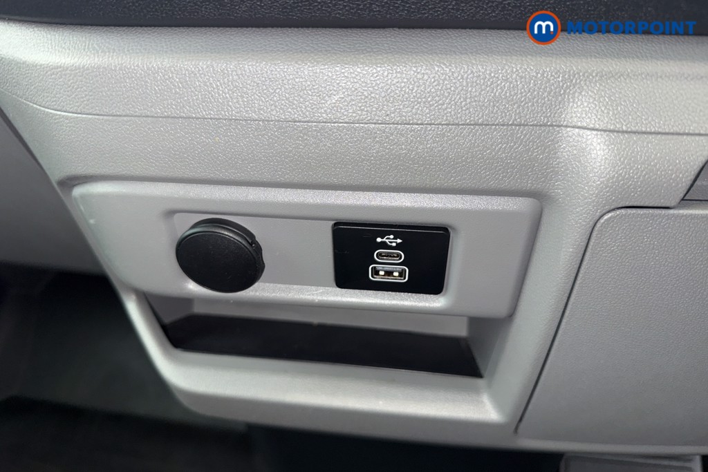 Ford Transit Custom Limited Automatic Diesel Panel Van - Stock Number (1561926) - 13th supplementary image