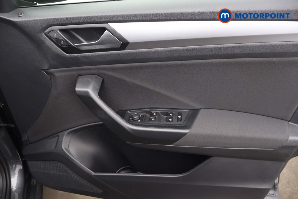 Volkswagen T-Roc Life Manual Petrol SUV - Stock Number (1561990) - 8th supplementary image