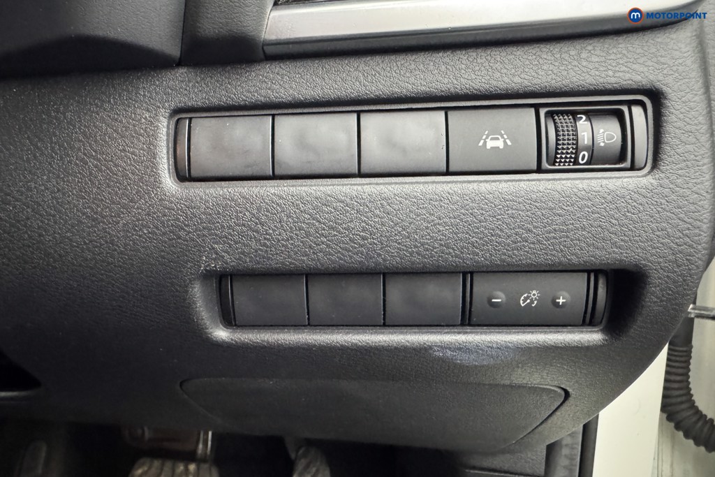 Nissan Qashqai N-Connecta Automatic Petrol-Electric Hybrid SUV - Stock Number (1562096) - 19th supplementary image