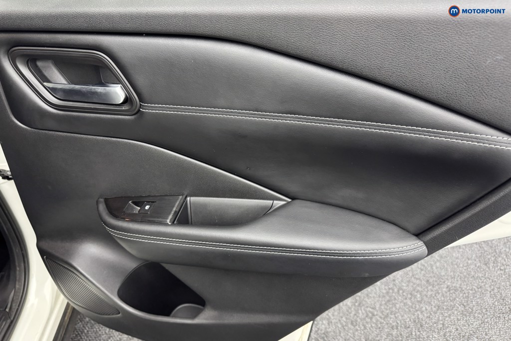 Nissan Qashqai N-Connecta Automatic Petrol-Electric Hybrid SUV - Stock Number (1562096) - 23rd supplementary image