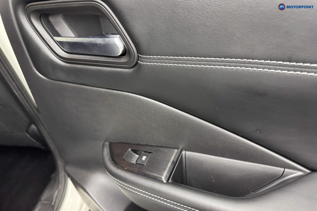 Nissan Qashqai N-Connecta Automatic Petrol-Electric Hybrid SUV - Stock Number (1562096) - 24th supplementary image