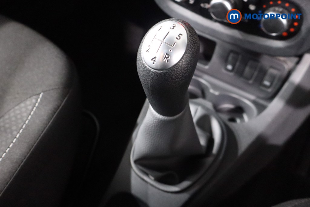 Dacia Duster AIR Manual Petrol SUV - Stock Number (1562126) - 14th supplementary image