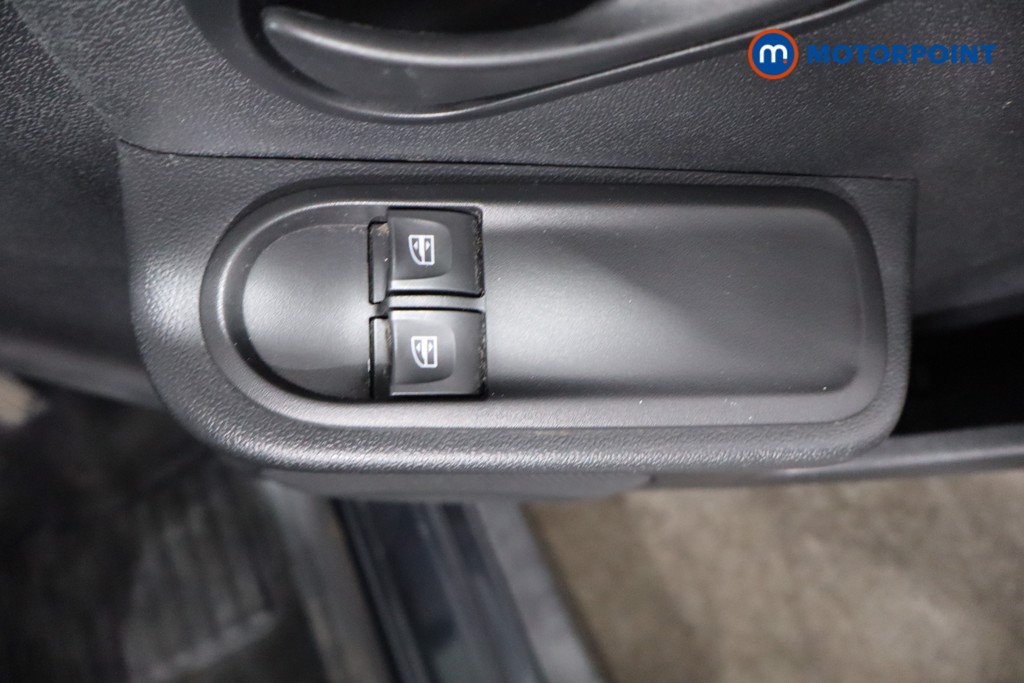 Dacia Duster AIR Manual Petrol SUV - Stock Number (1562126) - 16th supplementary image
