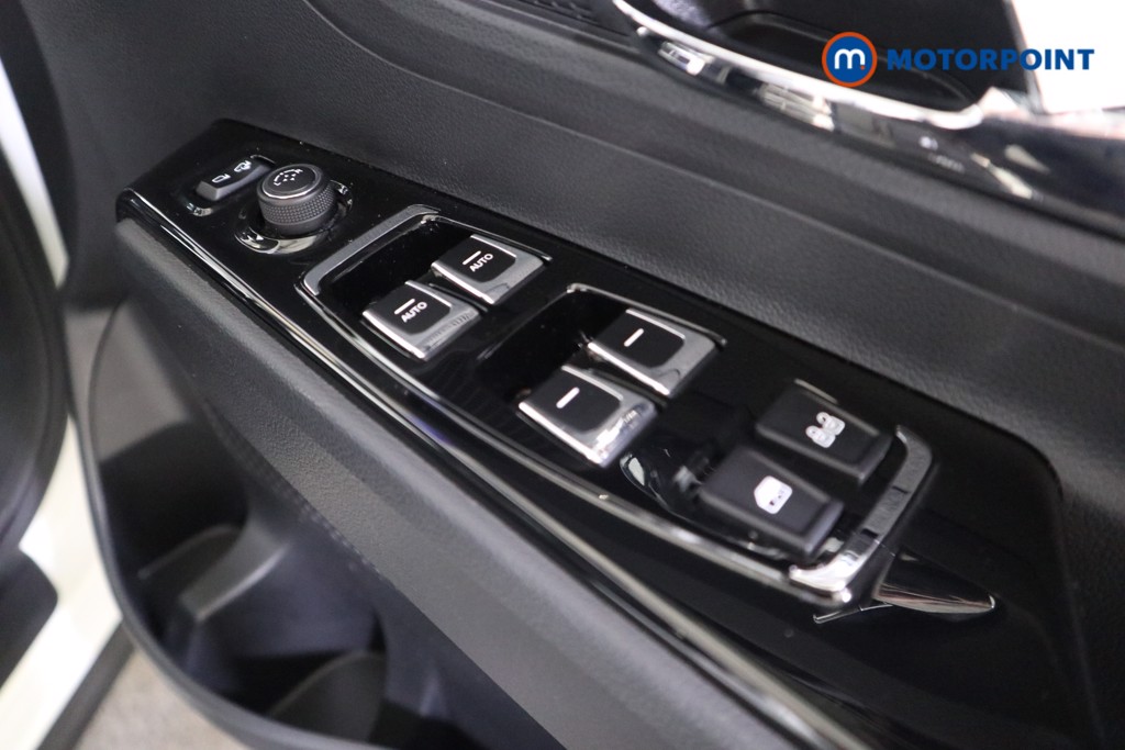 Ssangyong Korando Ultimate Automatic Electric SUV - Stock Number (1562904) - 10th supplementary image