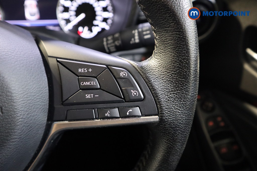 Nissan Juke N-Connecta Manual Petrol SUV - Stock Number (1563462) - 4th supplementary image